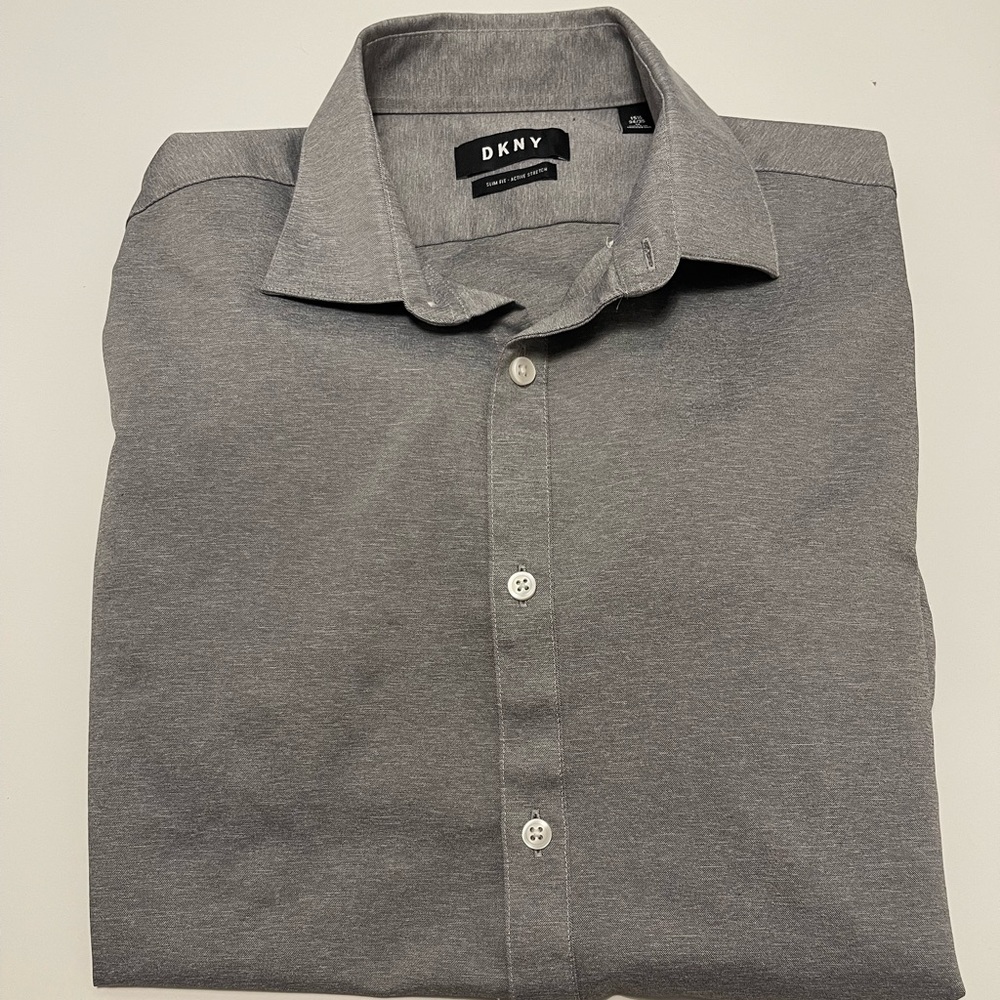 DKNY Slim Fit Active Stretch dress shirt, size Medium (34/35, neck 15.5)